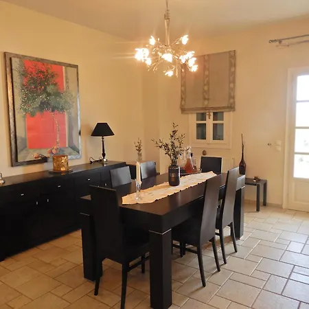 Arokaria House Apartamento *